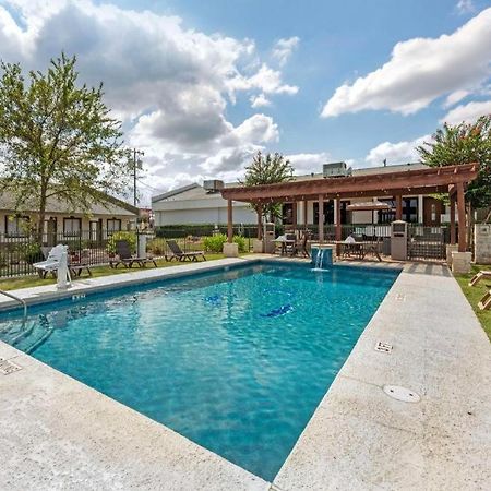 Best Western Post Oak Inn Burnet Dış mekan fotoğraf