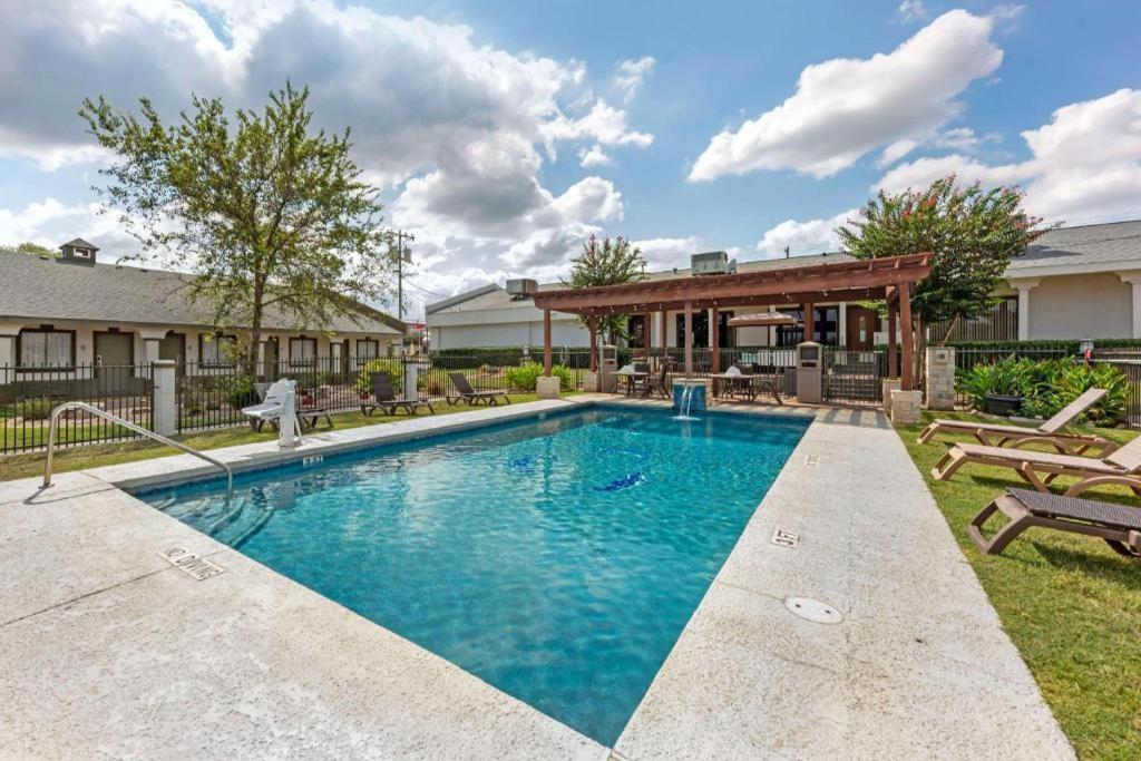 Best Western Post Oak Inn Burnet Dış mekan fotoğraf